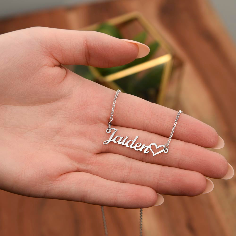 002 - TO DAUGHTER FROM MOM - NAME NECKLACE AND HEART CHARACTER